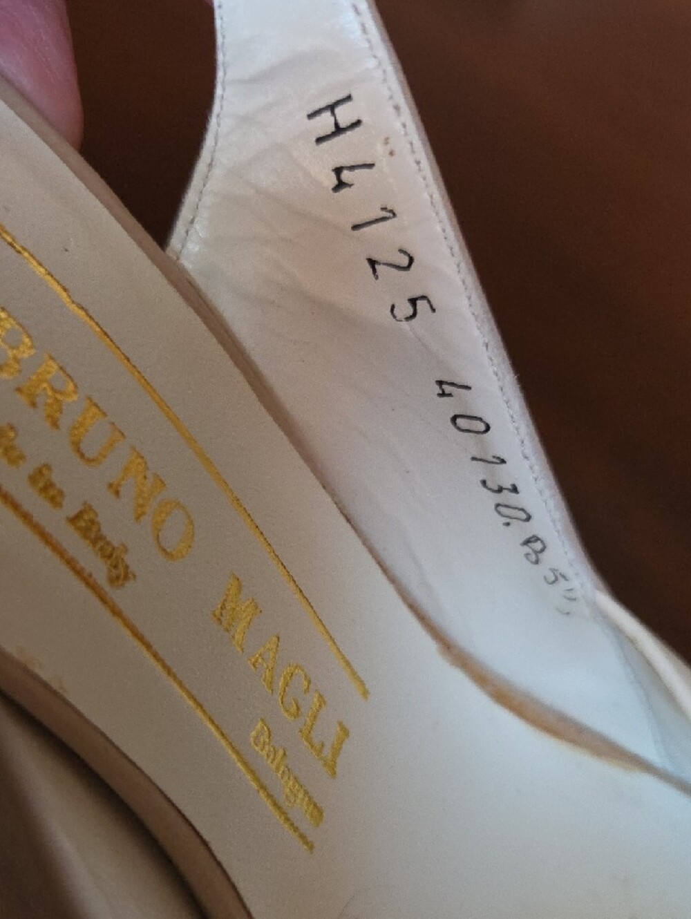 Bruno Magli White and Tan Knotted Slingback ❤️ - Picture 11 of 11